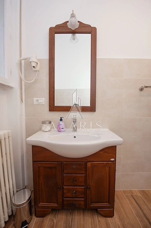 Apartament la casa cu 4 camere, 2 bai, zona Centrala - imagine 12