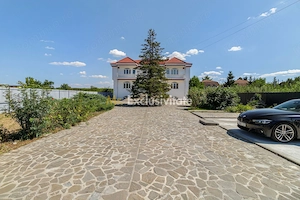Domeniu privat 5.000 mp, cu reședință de 625 mp și piscină, Corbeanca - imagine 4