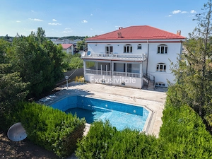Domeniu privat 5.000 mp, cu reședință de 625 mp și piscină, Corbeanca