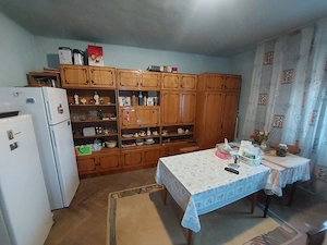 Vand casa cu anexe cu teren generos in zona Baile 1 Mai - imagine 2