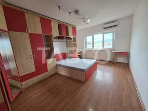 Apartament 3 camere decomandat de vanzare zona Campului suprafata 78mp - imagine 4