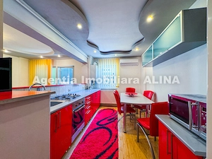 Ap. 3 camere in Mun. Deva, Jud. HD, pe Bld. Decebal, decomandat, 65 mp, etaj 6, lift.