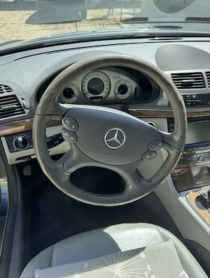 Mercedes E300 Bluetec Avantgarde - imagine 5
