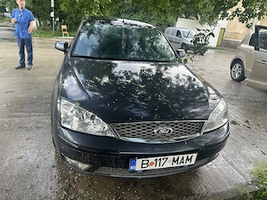 Vând Ford mondeo 