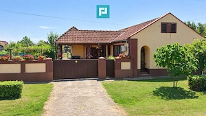 Casă rustică deosebită cu 1450 mp teren