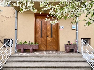 Apartament 4 camere 110 mp, complet renovat, garaj + loc parcare separat