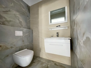 Apartament decomandat, cu 2 bai si loc de parcare acoperit. Etaj 1. - imagine 9