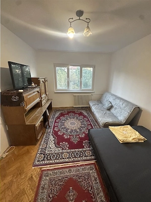 Apartament cu 3 camere etaj 3 decomandat