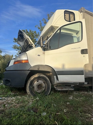 Dezmembrez Renault Mascott