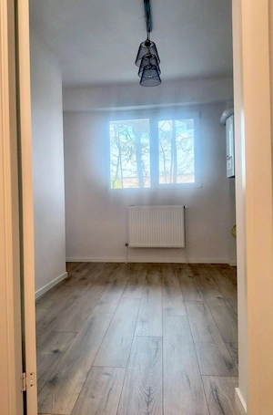 De vanzare apartament cu 2 camere, port, parter, 75.000 euro - imagine 8