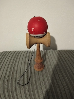 Kendama Krom Pop sticky