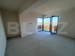 Casa de 214 mp, teren 458 mp, cu Vedere Panoramică în Dezmir - imagine 8