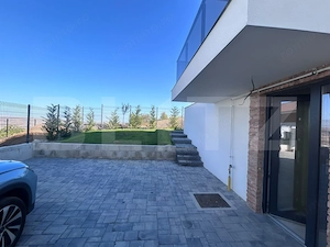 Casa de 214 mp, teren 458 mp, cu Vedere Panoramică în Dezmir - imagine 3