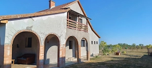 Vând casă în Battanya