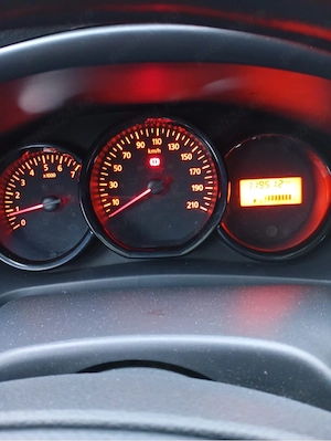 Vând Logan MCV, 2014, motor 1.2 benzina, Euro 5 - imagine 3