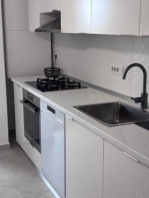 Apartamnet tip Penthouse 2 Camere, Terasa 60 MP, bloc nou   Prima inchiriere, PROPRIETAR - imagine 5