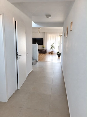 Casă individuală cu 2 fronturi stradale de vânzare în Ghiroda, Timis - imagine 2