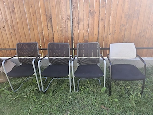 Set 4 scaune vizitator   conferință   spătar mesh și cadru rezistent, stare foarte bună