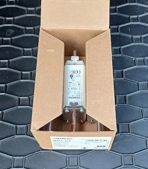 Set - 3 sigurante Siemens 3NA7136 : 500V 160A