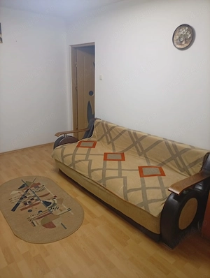 Vand apartament 2 camere zona Malu Rosu - imagine 2
