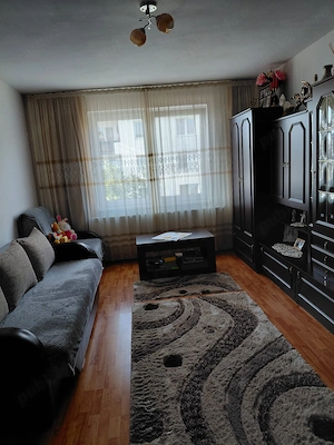 De vanzare apartament 3 camere - imagine 3