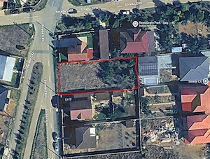 Teren intravilan, împrejmuit, cu pomi pe rod,  811 mp - imagine 3