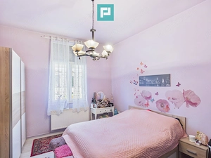 Apartament cu 2 camere, la casă, zona Drăgășani