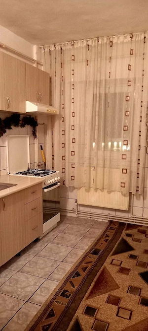 Apartament 2 camere,ultracentral de închiriat în municipiul Calarasi - imagine 4