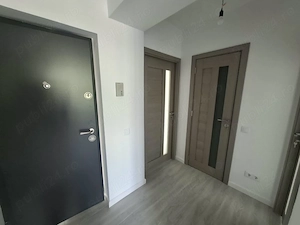 P-ta Revolutiei   apartament 2 camere, decomandat, etaj 1, finisat recent - imagine 5
