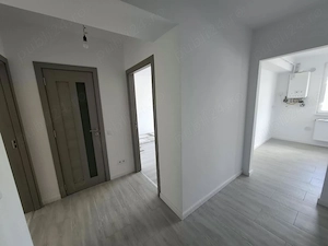 P-ta Revolutiei   apartament 2 camere, decomandat, etaj 1, finisat recent - imagine 6