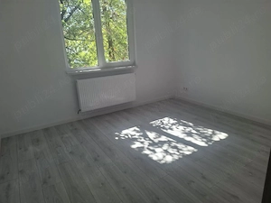 P-ta Revolutiei   apartament 2 camere, decomandat, etaj 1, finisat recent - imagine 2