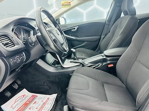 Volvo V40 - imagine 12