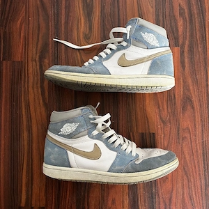 Nike Air Jordan 1 Retro High OG  Hyper Royal    42.5 EU   Stare bună