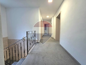 Casa eleganta cu piscina si panouri solare- Medias - imagine 6