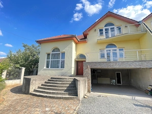 Vilă de închiriat în Grădiște | 5 dormitoare, garaj dublu