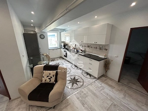 Apartament de închiriat 3 camere - Calea Moldovei - imagine 3
