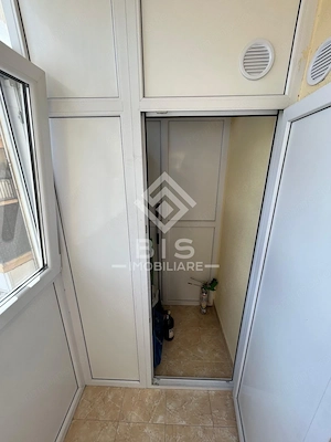 Apartament de închiriat 3 camere - Calea Moldovei - imagine 9