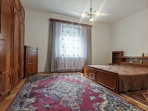 Casă individuală cu 3 camere, curte , în Sibiu, zona Lupeni