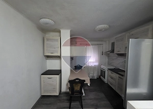 Apartament 2 camere parter inalt centrala gaz zona Dambovita - imagine 3