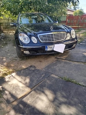 Mercedes Benz E class  - imagine 5