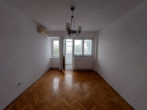 Vând apartament cu trei camere, semidecomandat, strada General Eremia Grigorescu (Gării) - imagine 2