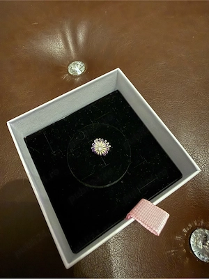 Talisman Pandora margaretă mov