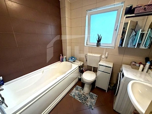 Apartament cu 2 camere, etaj 1, bloc mic, zona Iulius Mall - imagine 5