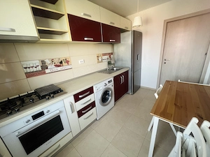 Inchiriez apartament 2 camere cu loc de parcare, zona Auchan Titan, sector 3 - imagine 5