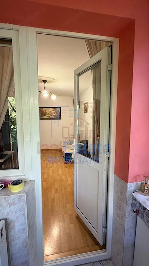 Apartament 2 camere etaj 1 centrala si AC zona Alexandru cel Bun - imagine 3