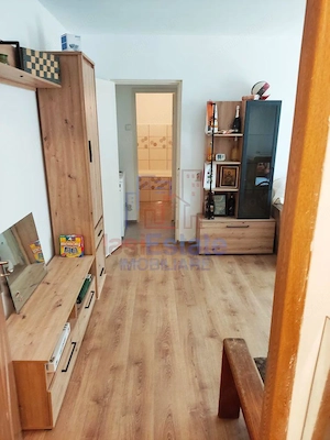 Apartament 3 camere etajul 1 zona Dacia - imagine 2