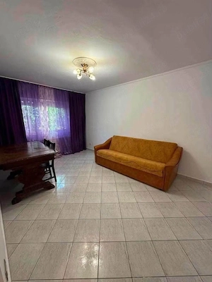 De inchiriat apartament cu 3 camere decomandat, zona Piata Mare, 300euro luna - imagine 4