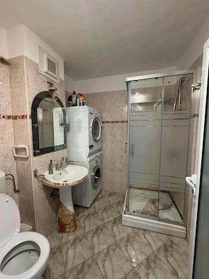 De inchiriat apartament cu 3 camere decomandat, zona Piata Mare, 300euro luna - imagine 2