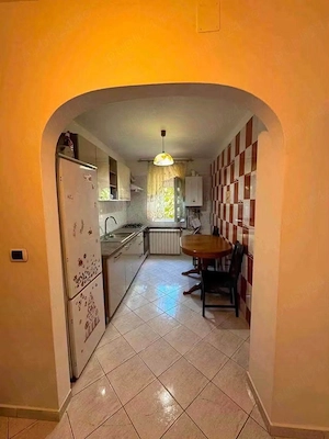 De inchiriat apartament cu 3 camere decomandat, zona Piata Mare, 300euro luna - imagine 3