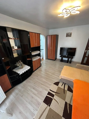 De inchiriat apartament cu 2 camere, spatios, cu balcon. 1200lei luna - imagine 10
